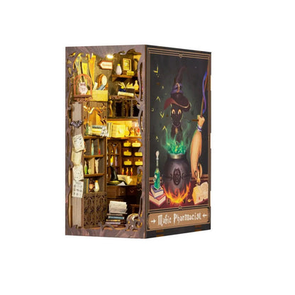 Booknook miniatuur bouwpakket The Magic Pharmacist 18x11x23cm