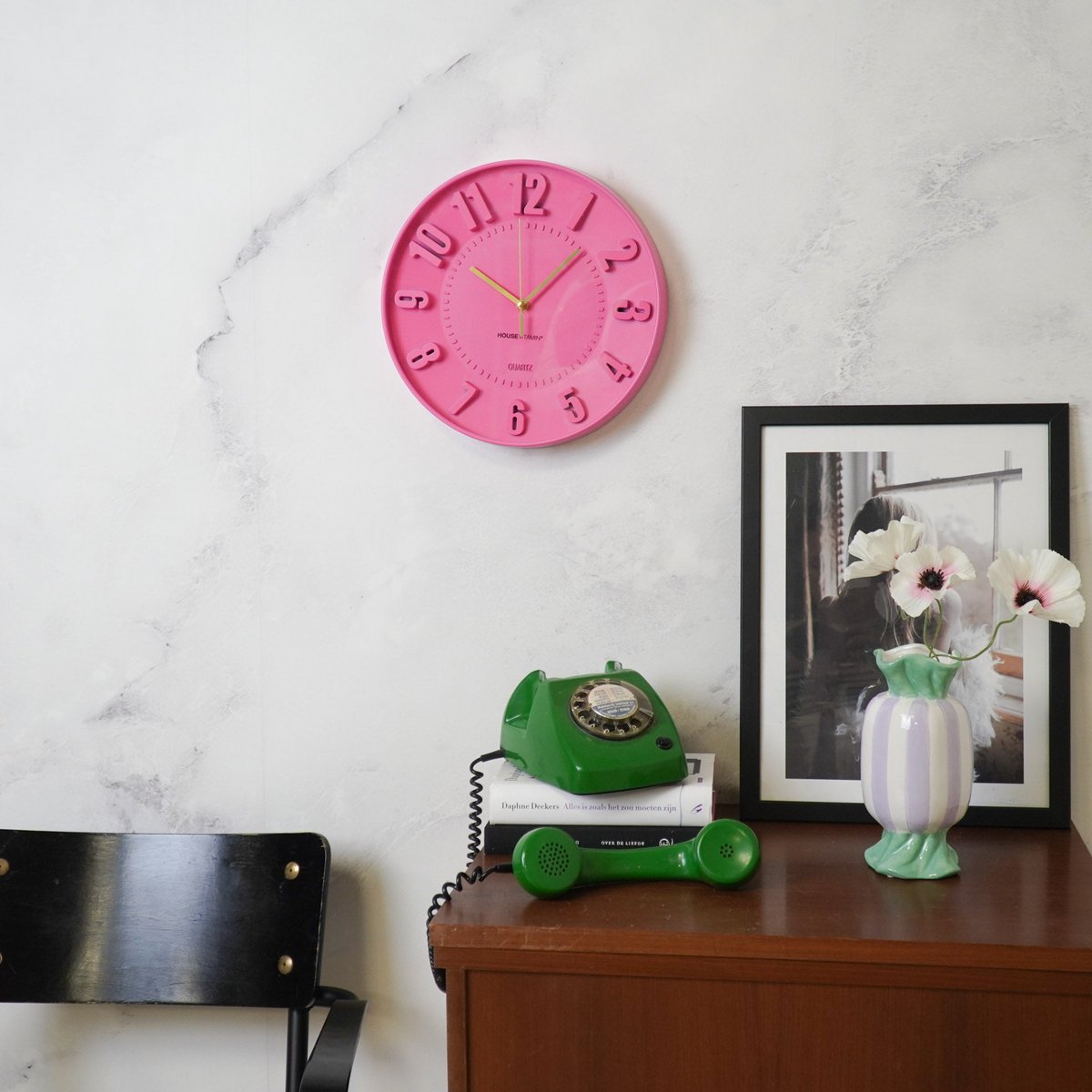 Wandklok neon roze 30x30x4 cm kunststof