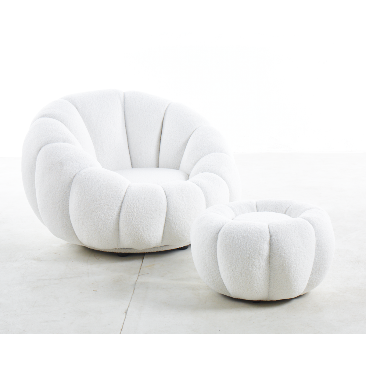 Armchair and ottoman set made of white teddy fur