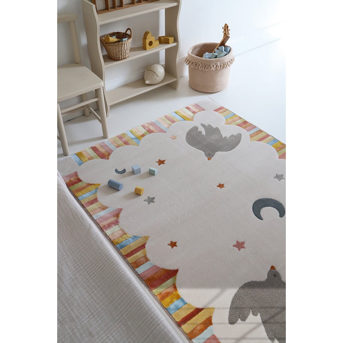 Multicoloured nursery rug dancing birds