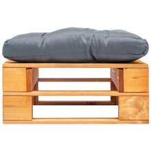 Tuinpoef met grijs kussen pallet hout honingbruin