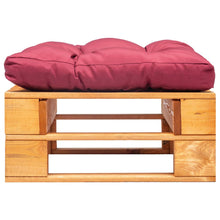 Tuinpoef met rood kussen pallet hout honingbruin