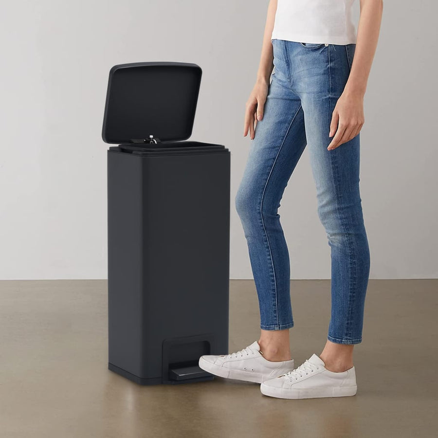 Pedaalemmer met anti-vingerafdruk 30 L RVS zwart Zwart