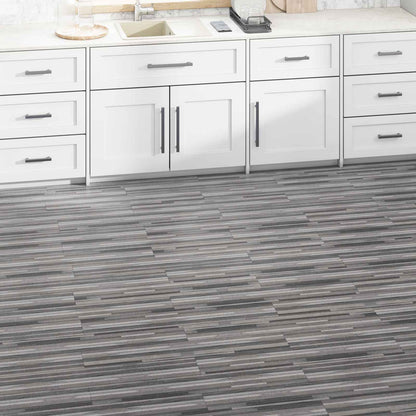 Vloerplanken 18 pcs Gestreept Grijs 2,51 m² PVC