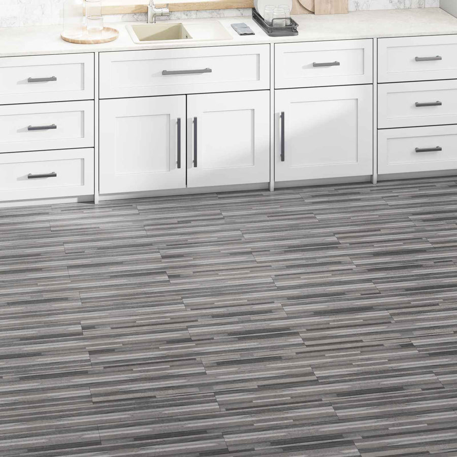 Vloerplanken 18 pcs Gestreept Grijs 2,51 m² PVC