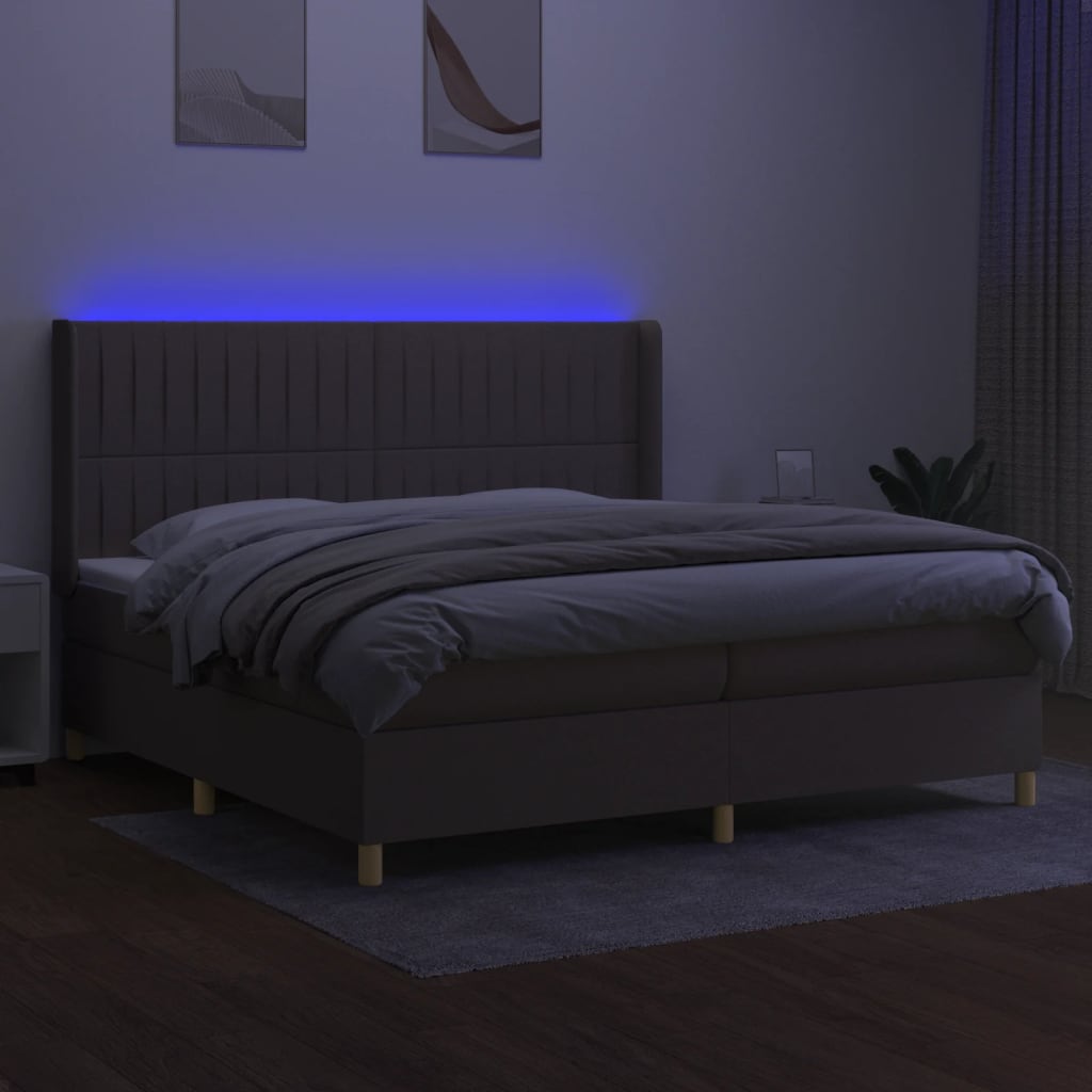 Boxspring met matras en LED stof taupe 200x200 cm 200 x 200 cm Verticale strepen