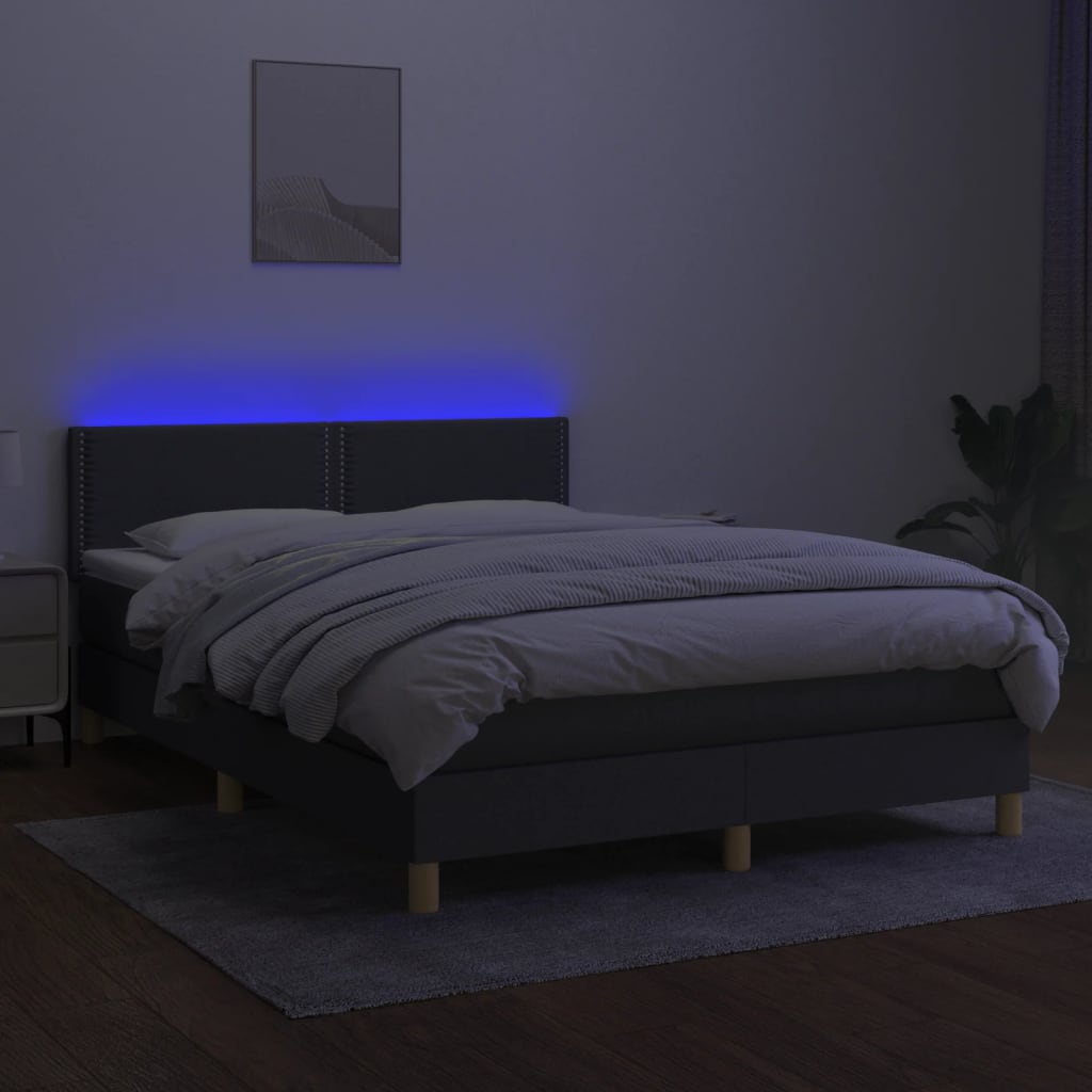 Boxspring met matras en LED stof donkergrijs 140x200 cm 140 x 200 cm Effen met spijkers