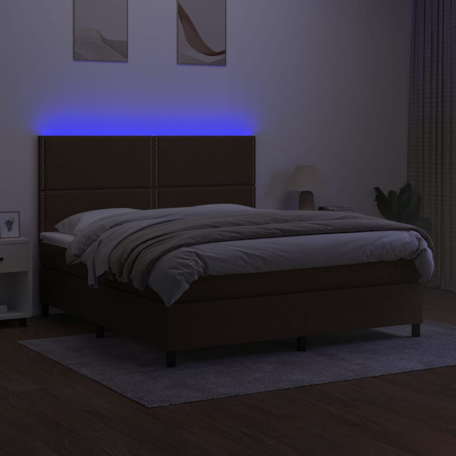 Boxspring met matras en LED stof donkerbruin 180x200 cm 180 x 200 cm Effen met spijkers