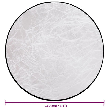 Fotostudioset met lichtset, achtergrondscherm en reflector