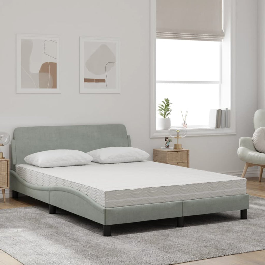Bed met matras fluweel lichtgrijs 140x190 cm