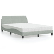 Bed met matras 140x190 cm lichtgrijs fluweel