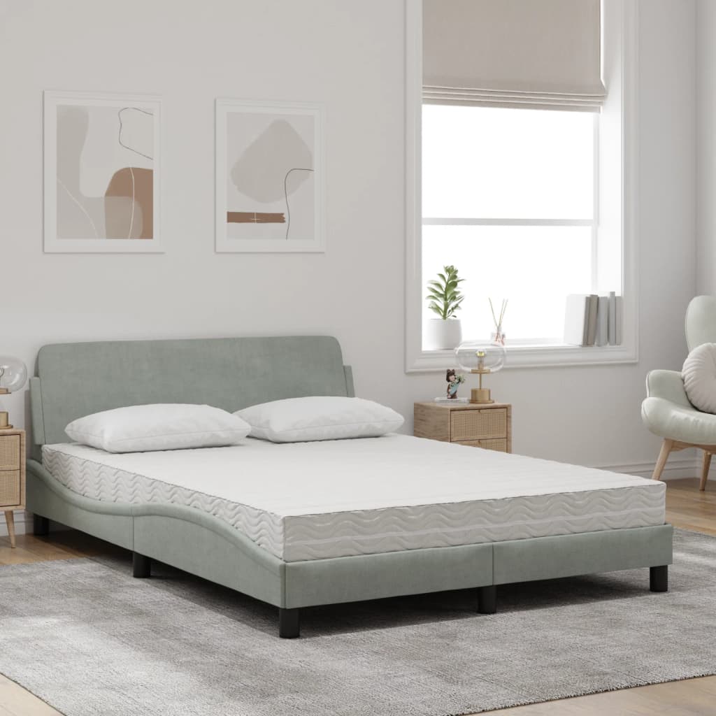 Bed met matras fluweel lichtgrijs 140x200 cm