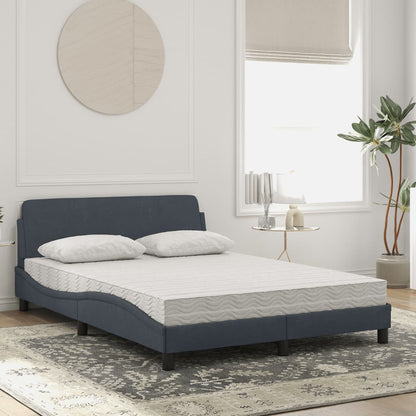 Bed met matras fluweel donkergrijs 140x200 cm