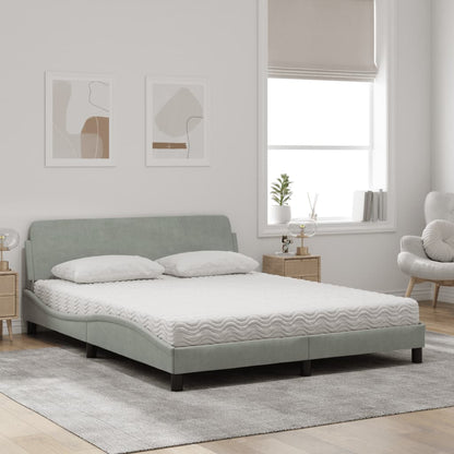 Bed met matras fluweel lichtgrijs 160x200 cm