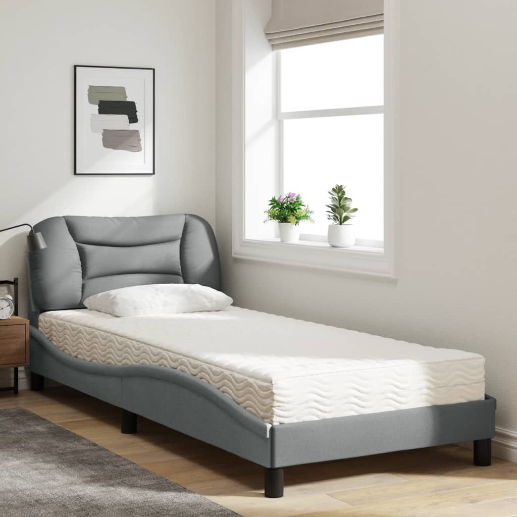 Bed met matras stof lichtgrijs 90x200 cm