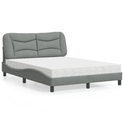 Bed met matras lichtgrijs 140x190 cm