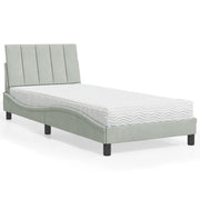 Bed met matras 90x190 cm lichtgrijs fluweel
