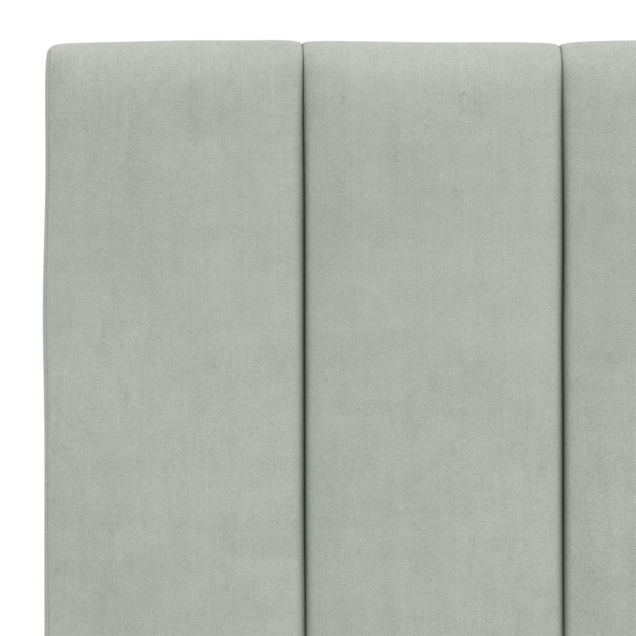 Bed met matras fluweel lichtgrijs 120x200 cm