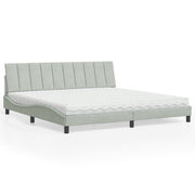 Bed met matras 200x200 cm lichtgrijs fluweel