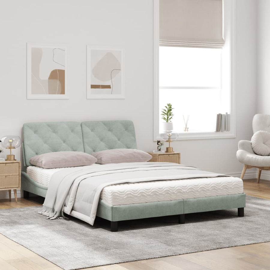 Bed met matras fluweel lichtgrijs 160x200 cm