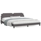 Bed met matras grijs 200x200 cm kunstleer