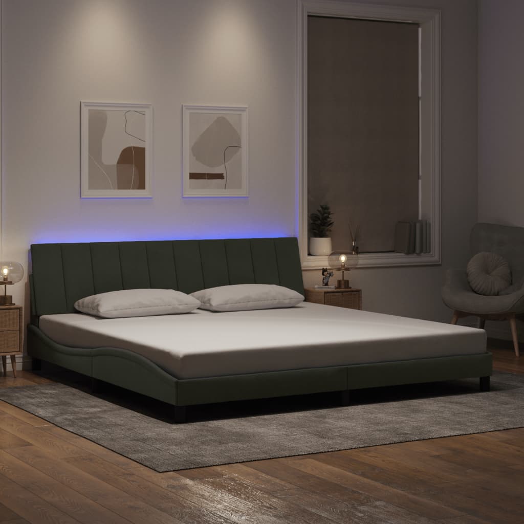 Bedframe Met Led-Verlichting Fluweel 200 x 200 cm Lichtgrijs