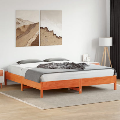 Bedframe massief grenenhout wasbruin 200x200 cm