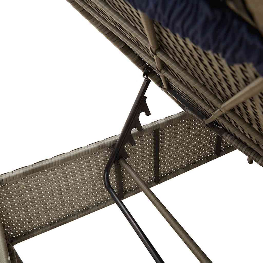 Ligstoel met tafel en kussen, grijs polyrotan