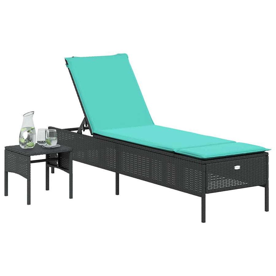 Ligstoel met tafel en kussen, zwart polyrotan