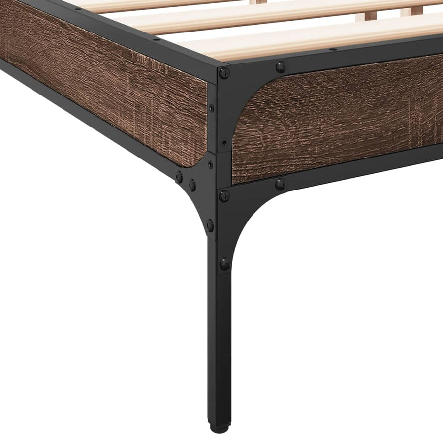 Bedframe bewerkt hout metaal bruin eikenkleur 200x200 cm