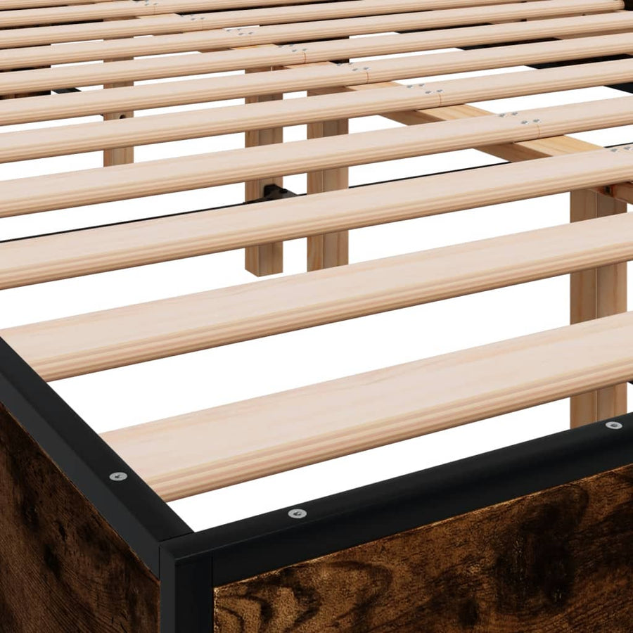 Bedframe bewerkt hout metaal gerookt eikenkleurig 140x190 cm