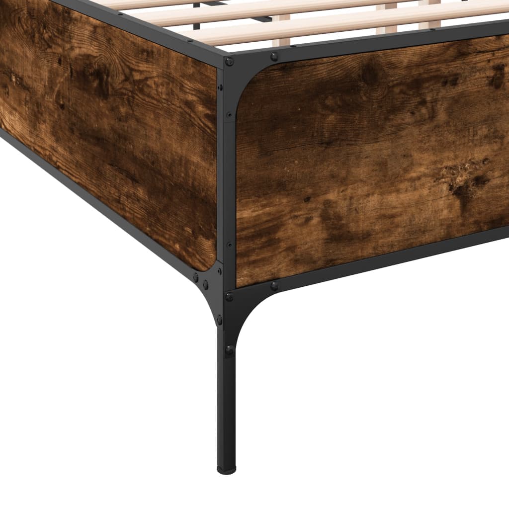 Bedframe bewerkt hout metaal gerookt eikenkleurig 150x200 cm