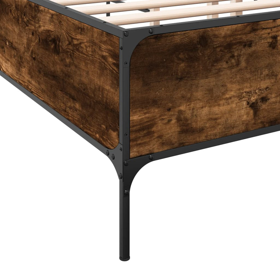 Bedframe bewerkt hout metaal gerookt eikenkleurig 140x200 cm
