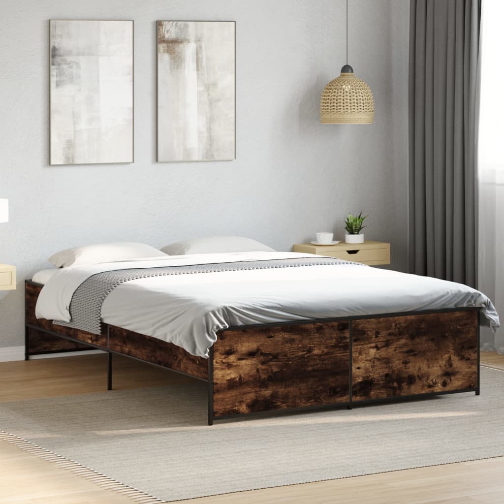 Bedframe bewerkt hout metaal gerookt eikenkleurig 135x190 cm