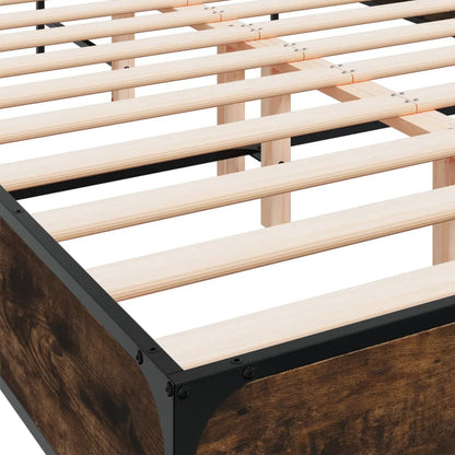 Bedframe bewerkt hout metaal gerookt eikenkleurig 140x190 cm