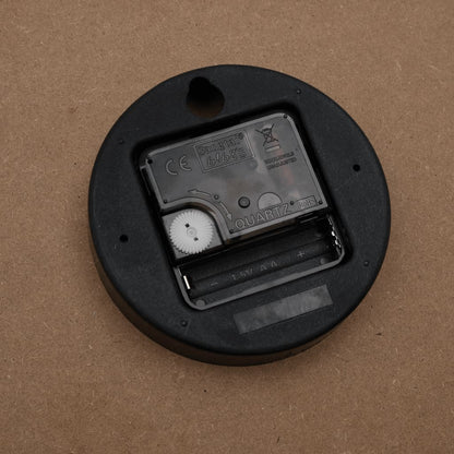 Wandklok met lichtgevende wijzerplaat en wijzers Ø30 cm geel