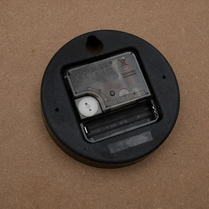 Wandklok Ø30 cm bewerkt hout geel en zwart