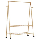 Kledingrek bamboe 132x45,5x155,5 cm met schappen en wielen