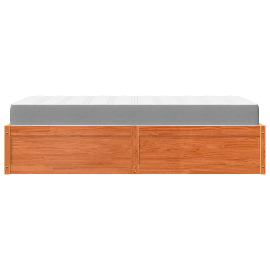 Bed met matras massief grenenhout wasbruin 100x200 cm