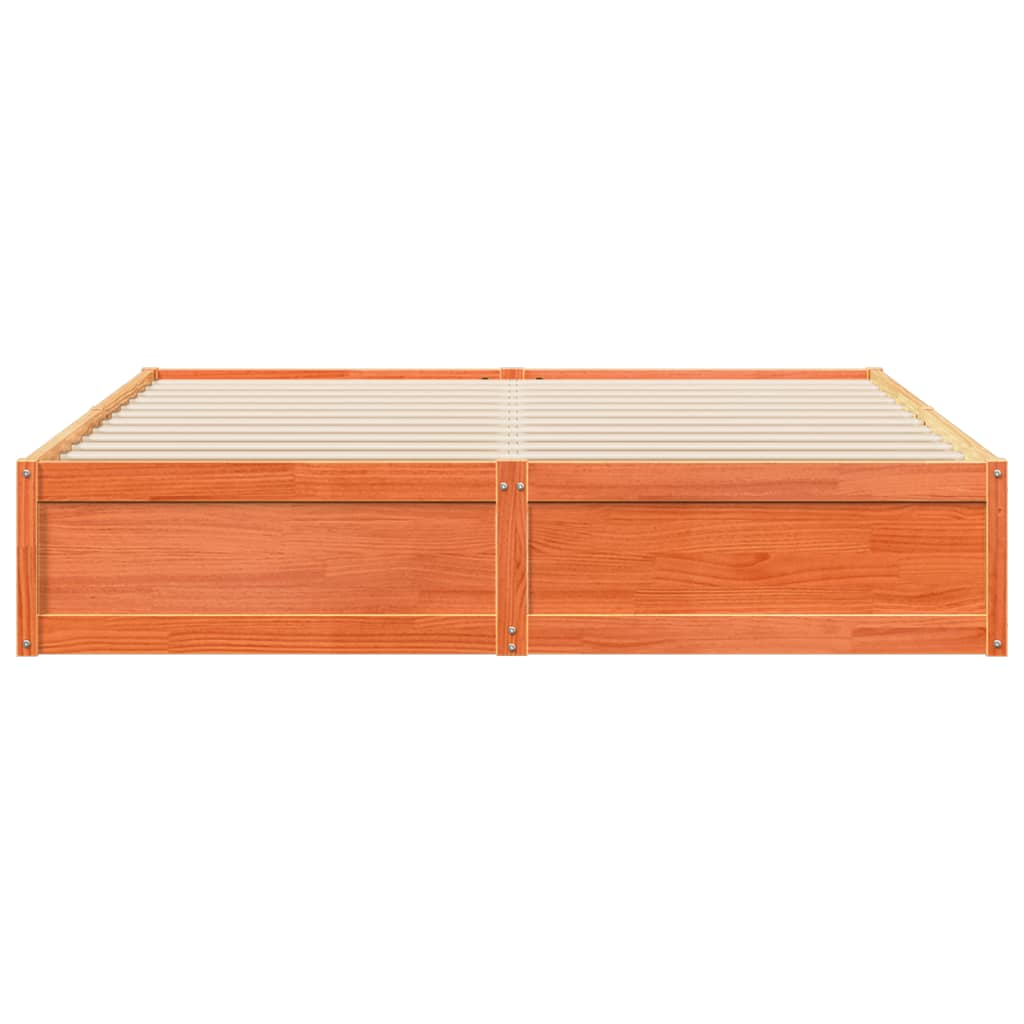 Bedframe massief grenenhout wasbruin 200x200 cm