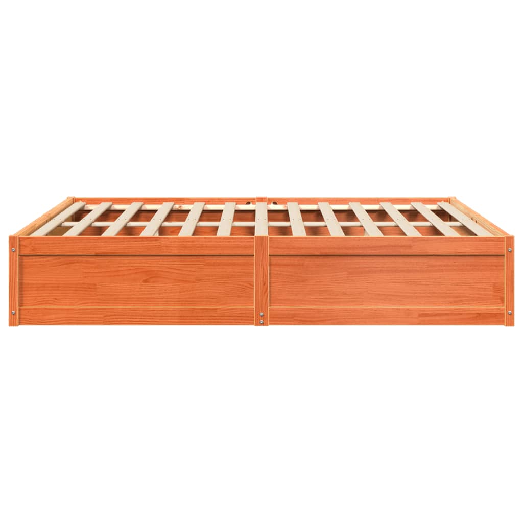 Bedframe massief grenenhout wasbruin 200x200 cm