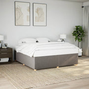 Bedframe taupe 200x200 cm grenenhouten poten