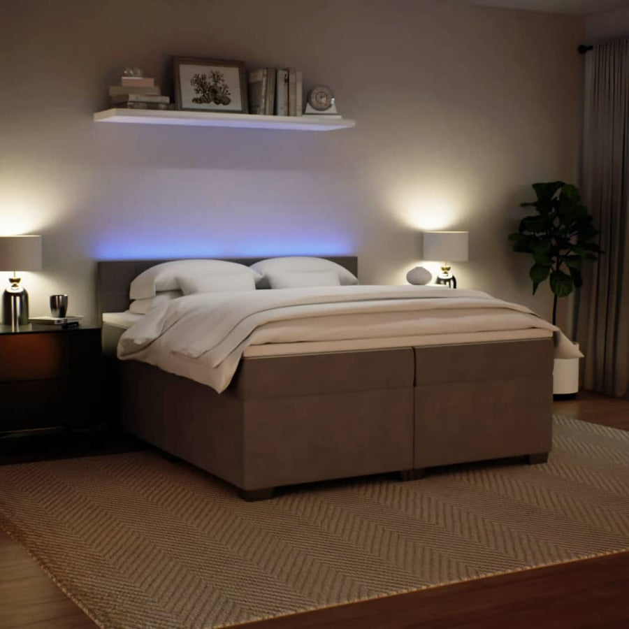 Boxspring met matras fluweel lichtgrijs 200x200 cm