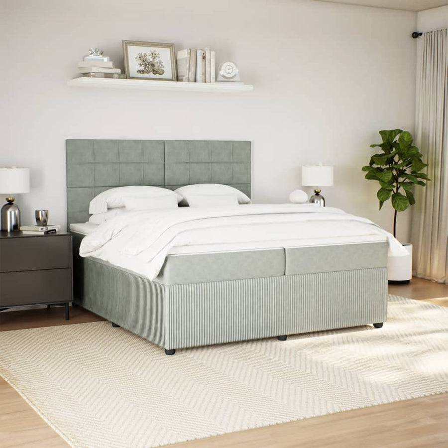 Boxspring met matras fluweel lichtgrijs 200x200 cm
