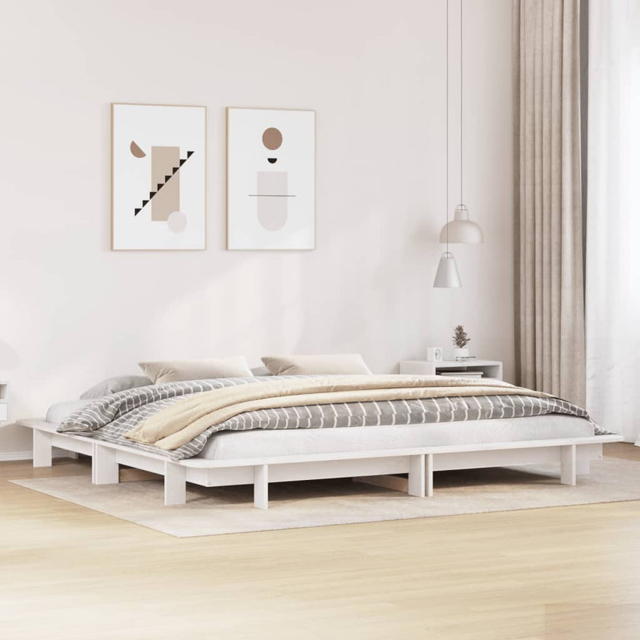Bedframe massief grenenhout wit 200x200 cm