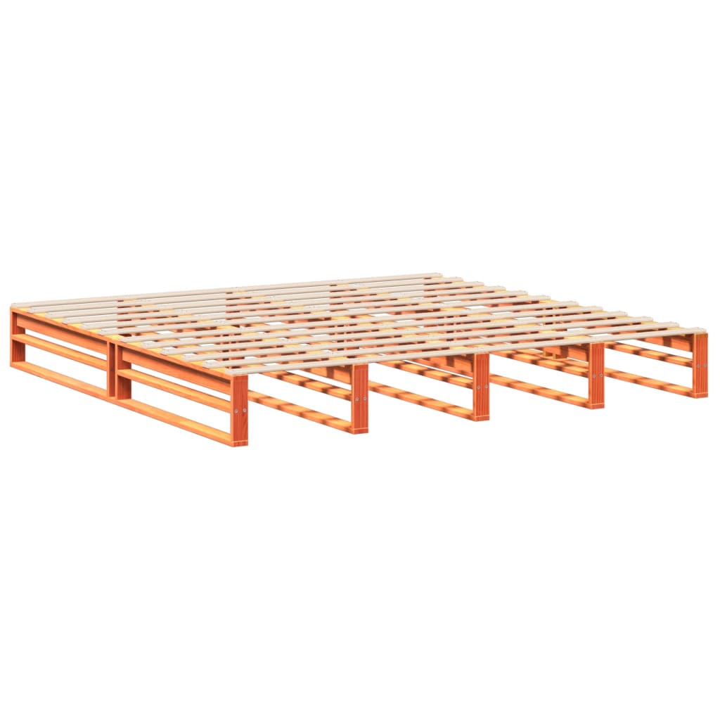 Bedframe massief grenenhout wasbruin 200x200 cm