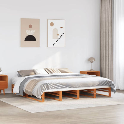 Bedframe massief grenenhout wasbruin 200x200 cm