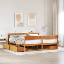 Bedframe zonder matras massief grenenhout wasbruin 200x200 cm