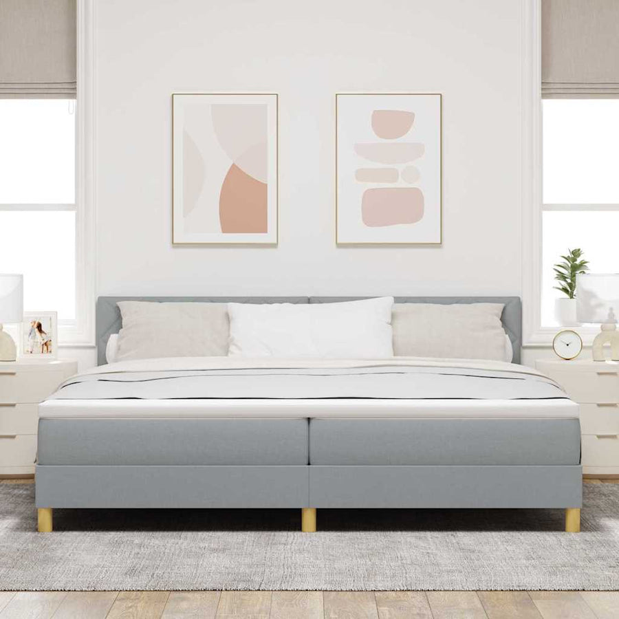 Boxspringbed met matras Lichtgrijs 200 x 200 cm Stof