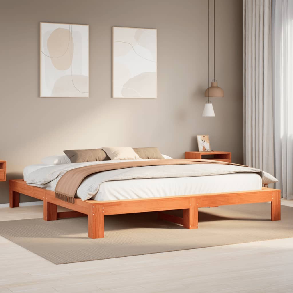 Bedframe zonder matras massief grenenhout wasbruin 200x200 cm